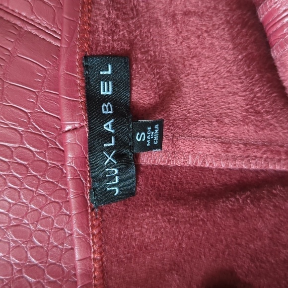 Jluxlabel Croc Embossed Faux Leather Pants - Picture 9 of 11